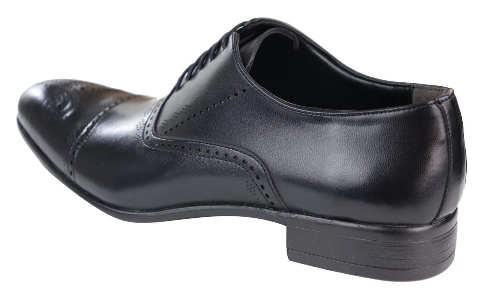 Meeste klassikalised mustad brogue-kingad