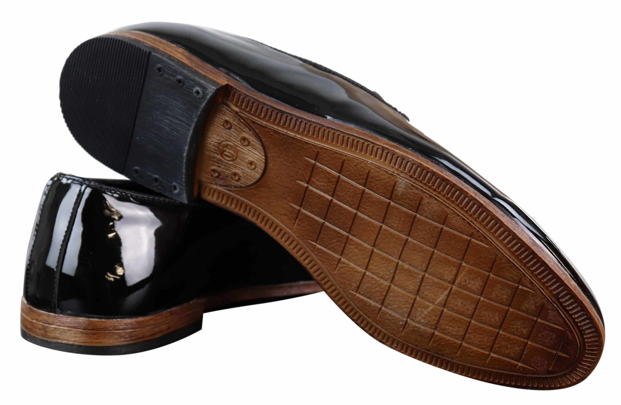 Meeste lakkmustad tutiga kingad