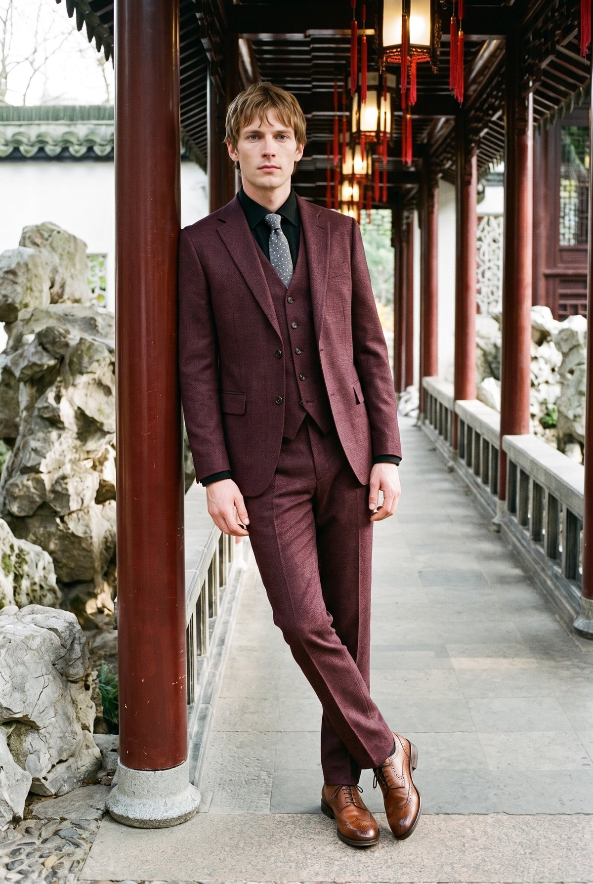 Look #237 styled with Caridi - meeste burgundipunane kolmeosaline ruuduline ülikond