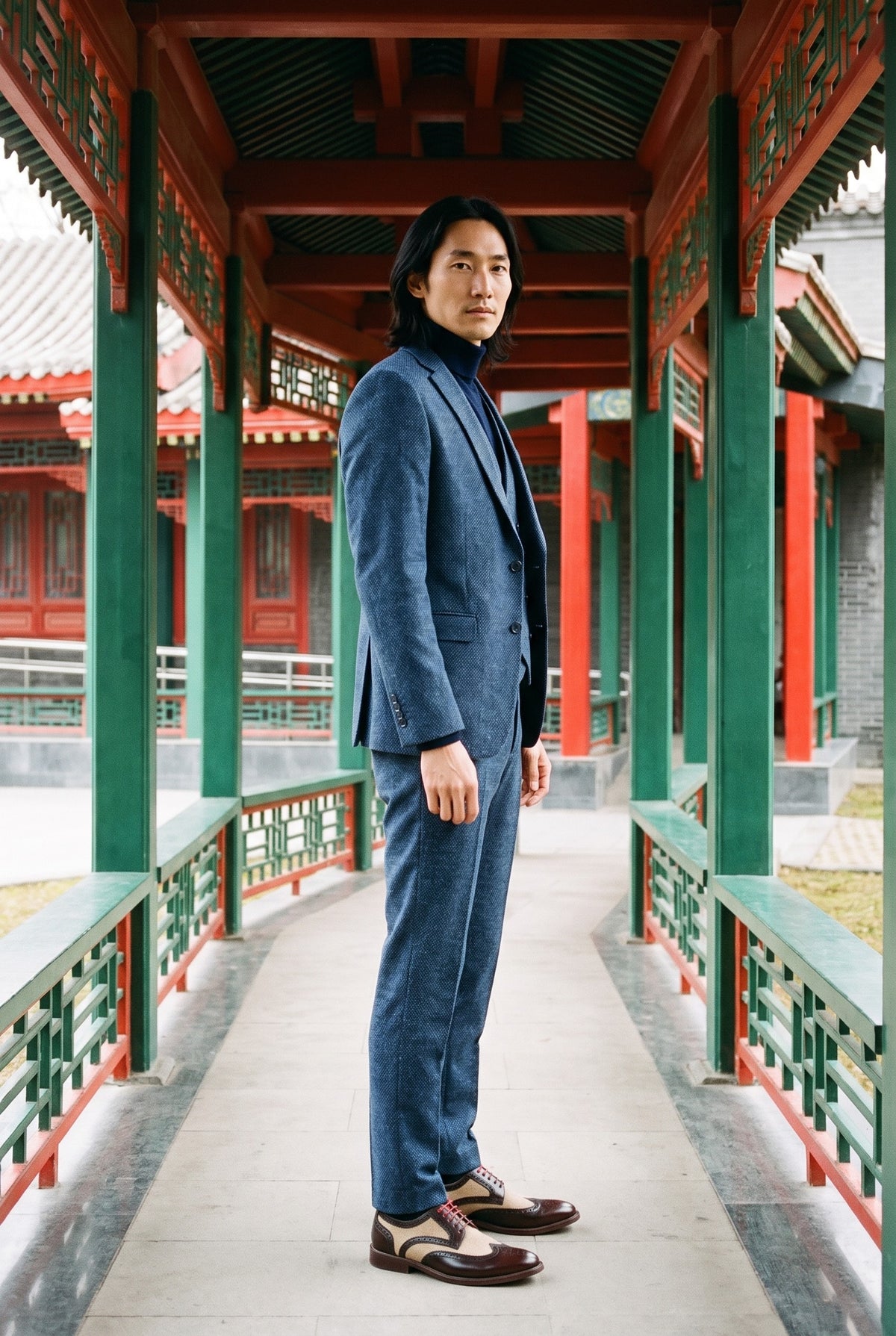 Look #381 styled with Meeste kolmeosaline tumesinine ülikond kaherealise vestiga