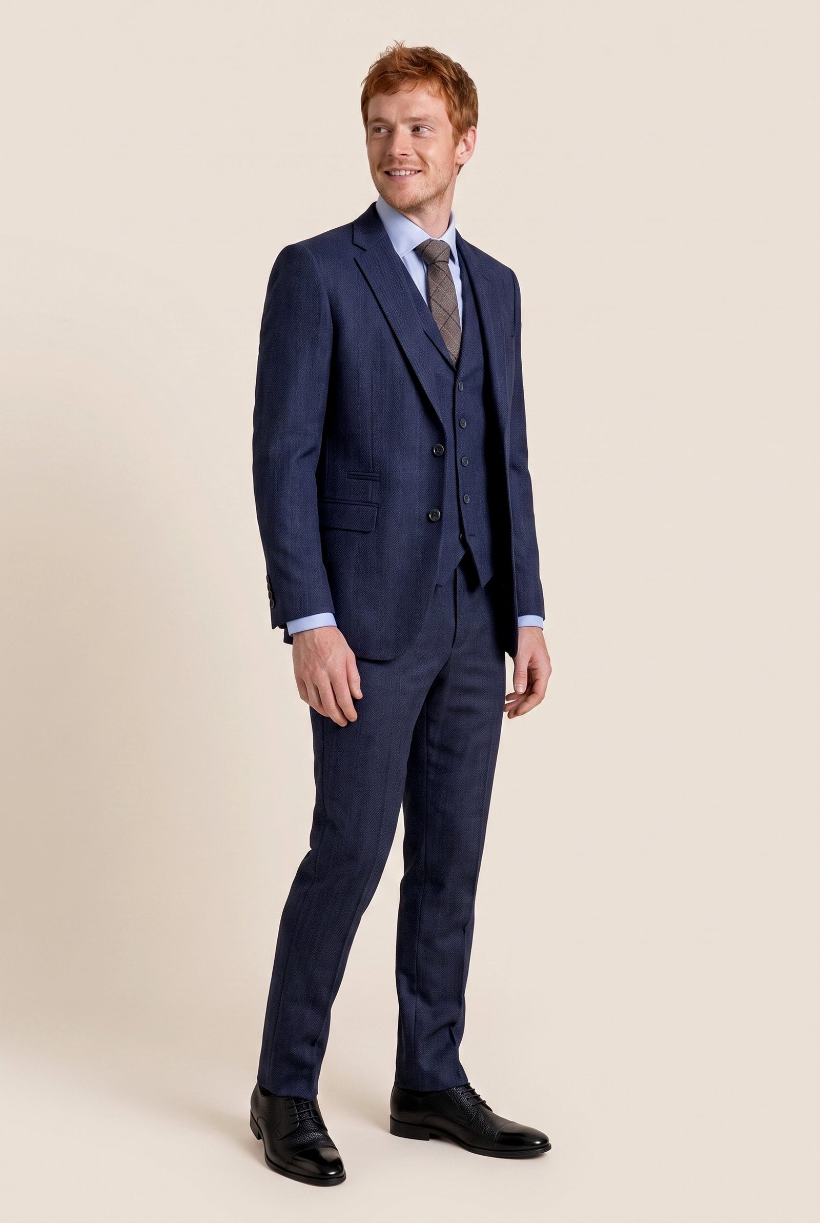 Look #987 styled with Meeste tumesinine kalasabamustriga tviidülikond kolmeosaline