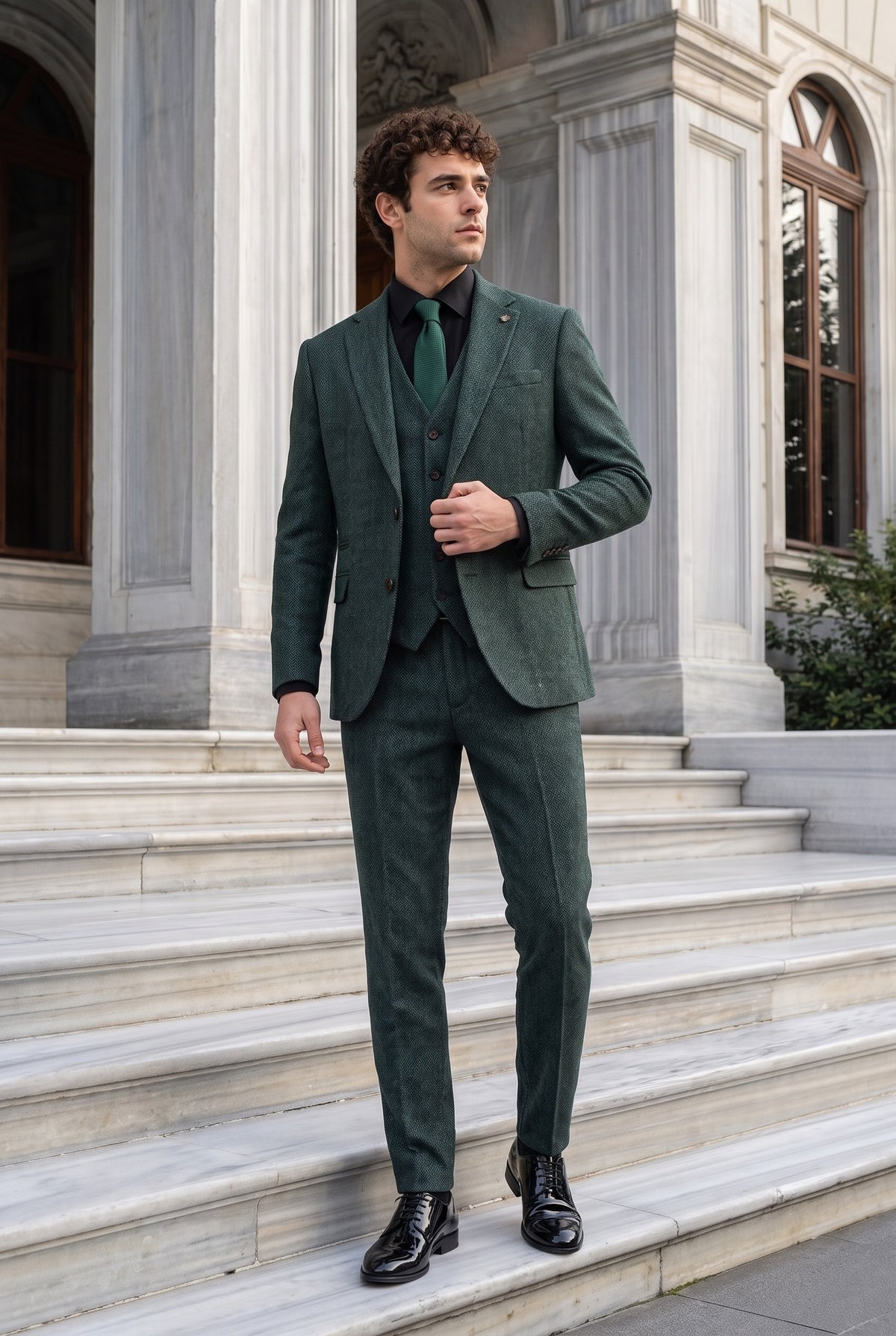 Look #1013 styled with Thomas - oliivroheline kolmeosaline villasegu tviidülikond