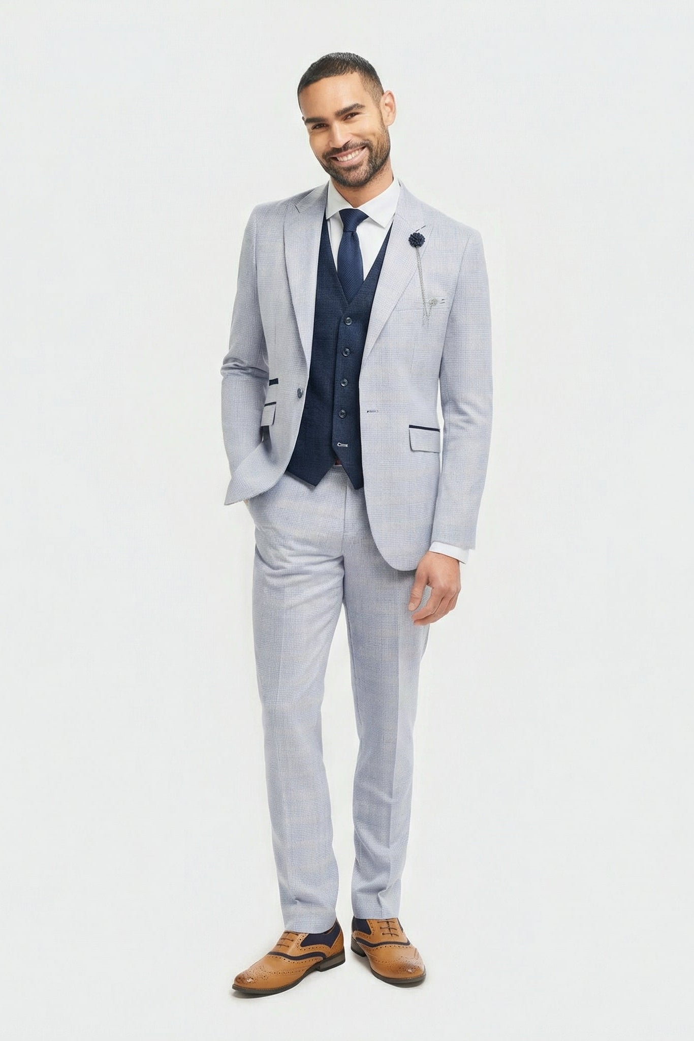 Meeste helesinine ruuduline Walesi printsi kolmeosaline ülikond tumesinise vestiga