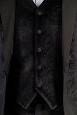 AK-26 meeste must kolmeosaline sametist pulmasmoking satiinist revääridega