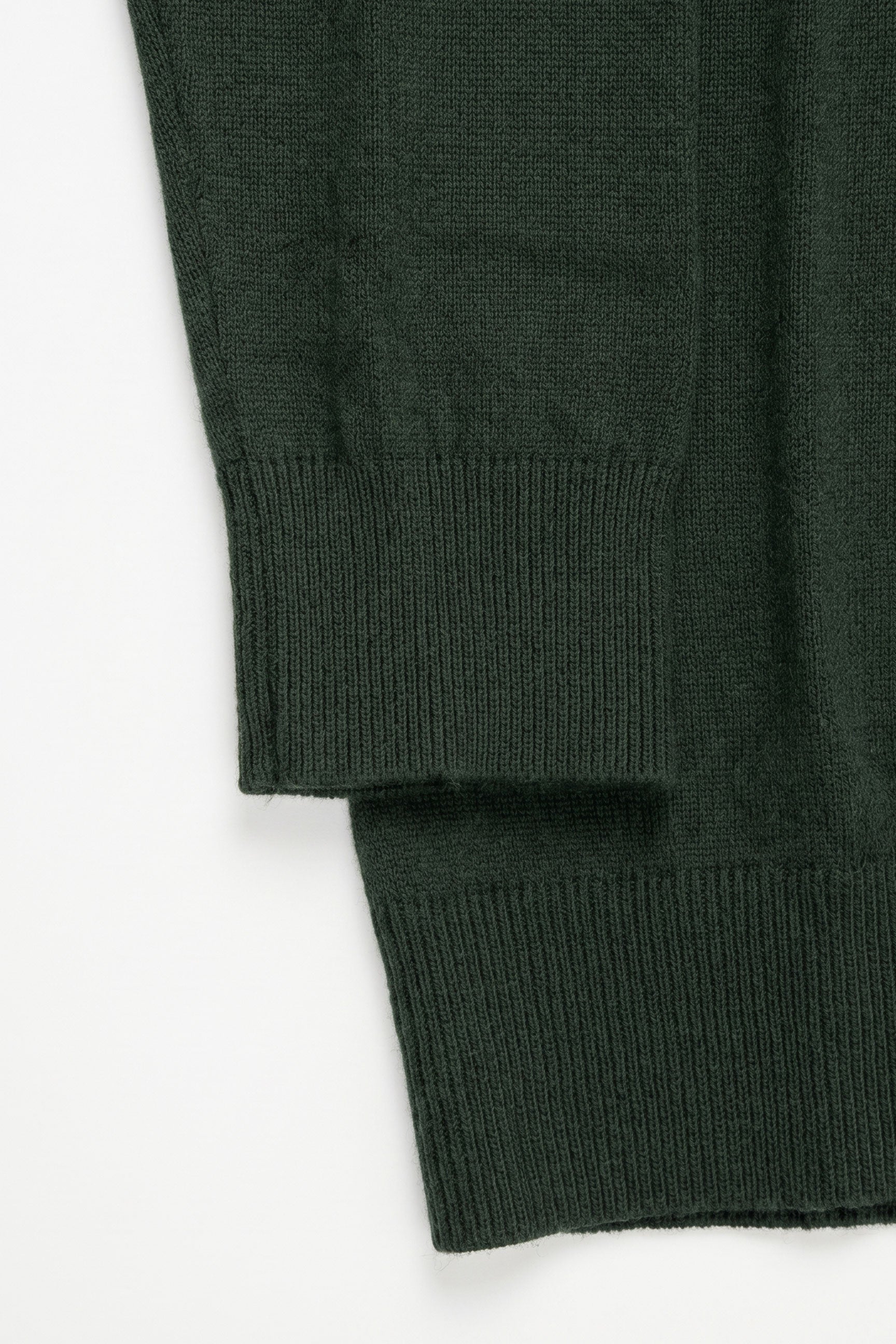 Meeste roheline kõrge kaelusega kampsun pehmest viskoossegu kangast pikkade varrukatega kootud pullover