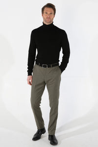 Kurt meeste salveiroheline kolmeosaline rätsepatööna valminud ülikond suvisteks pulmadeks