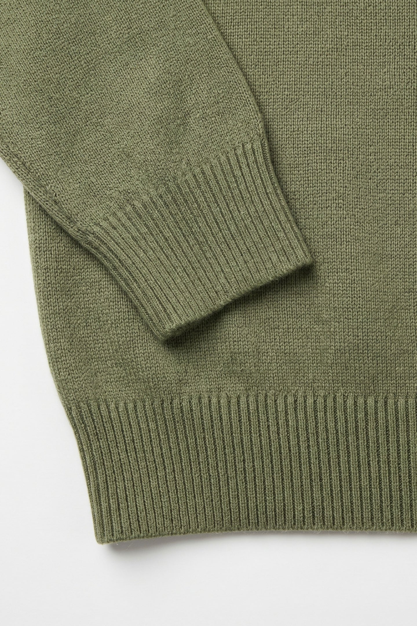 Meeste roheline ümara kaelusega džemper tavalise lõikega kootud pullover