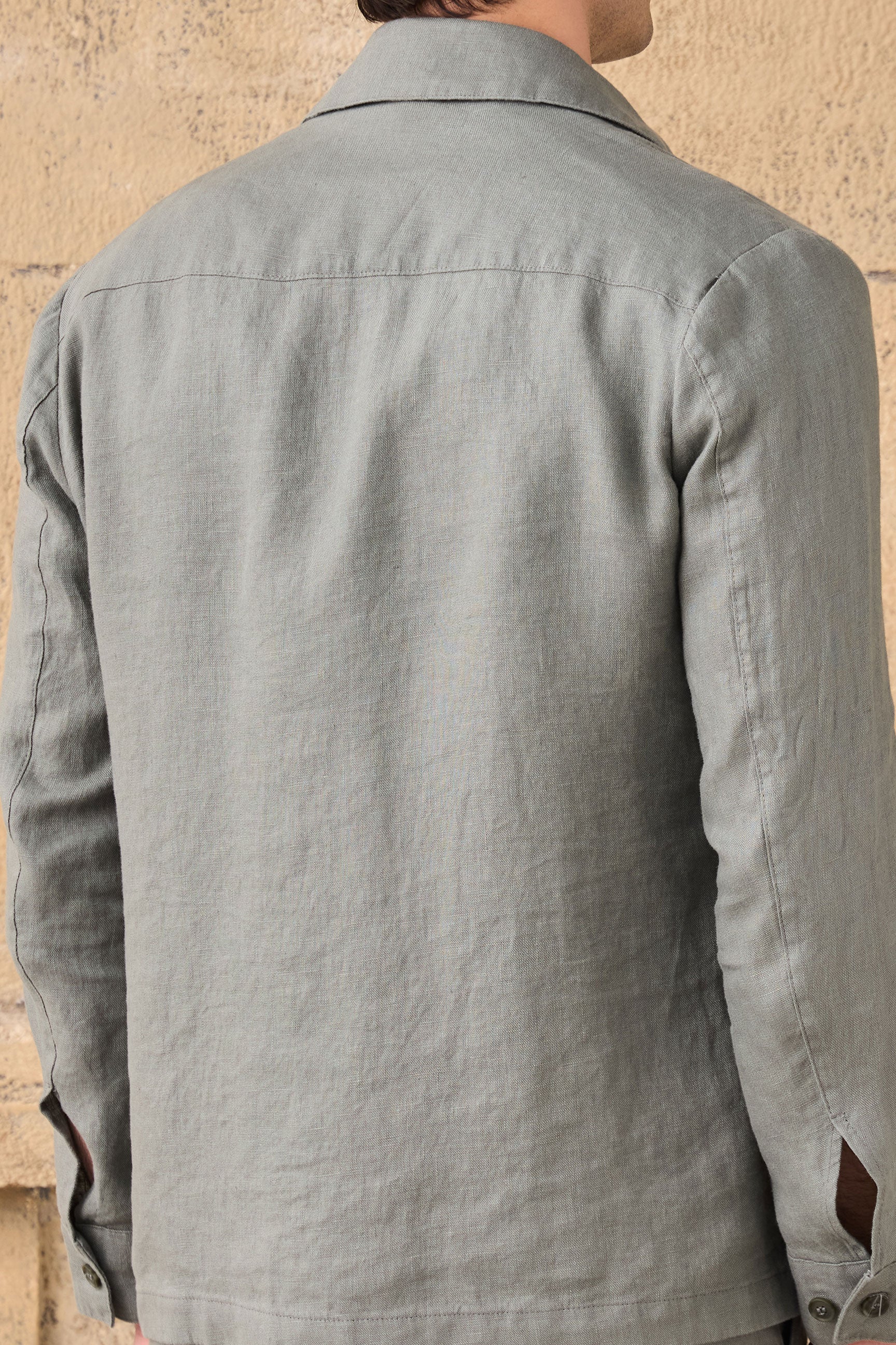 Meeste salveiroheline lukuga linane jakk ja pruunid püksid, elegantne ja vabaaja suvine komplekt