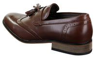 Meeste nahast sussid, tupsudega brogue-saapad, klassikalised, vintage, retro stiilis autokingad