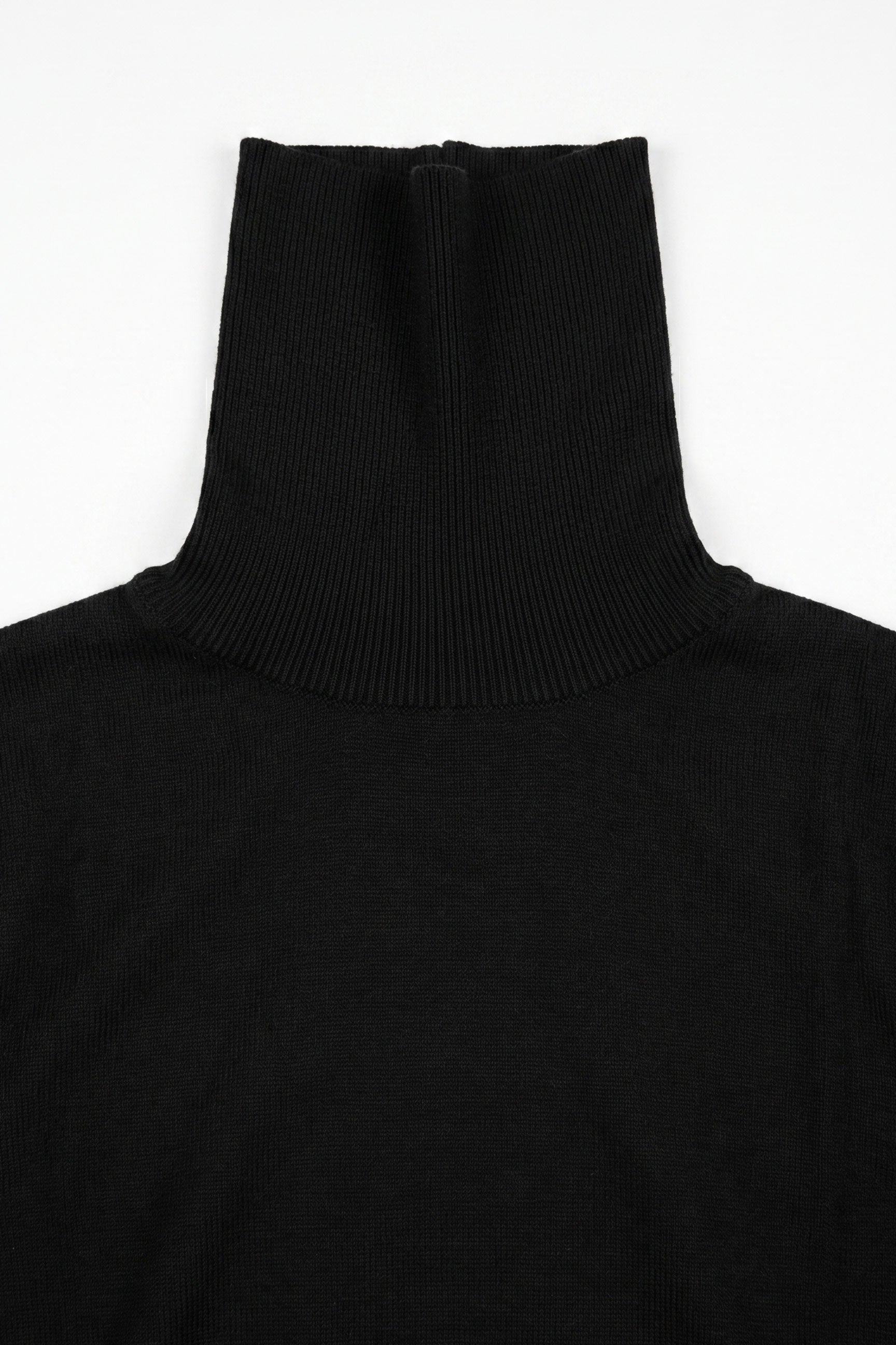 Meeste must kõrge kaelusega kampsun pehmest viskoossegu kangast pikkade varrukatega kootud pullover