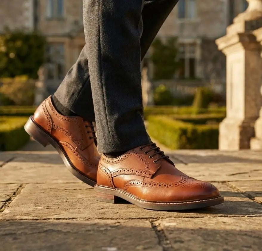 Stokes - meeste pruunid tiivakujulised nahast brogue-kingaga paeltega kingad