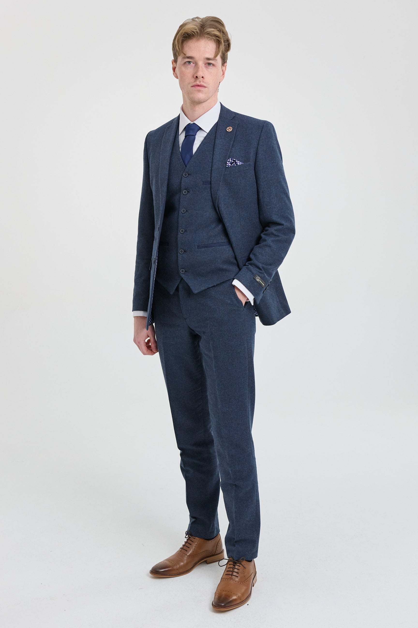 Meeste tumesinine Peaky Blindersi villane ülikond